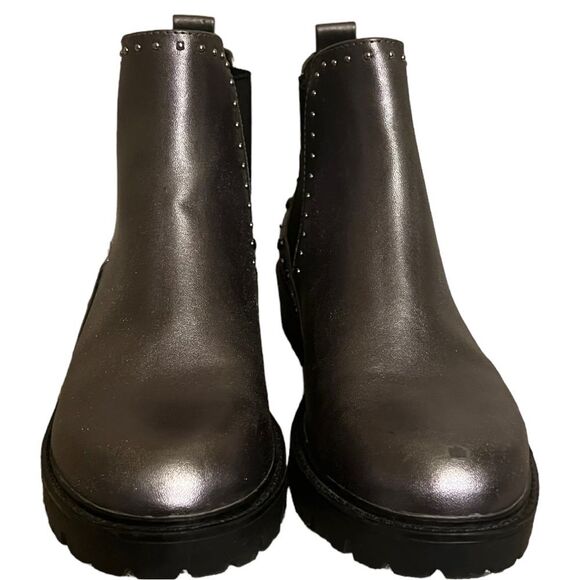 Charles By Charles David Radar Chelsea
Boot Pewter Metallic Size 8.5 - Picture 8 of 16